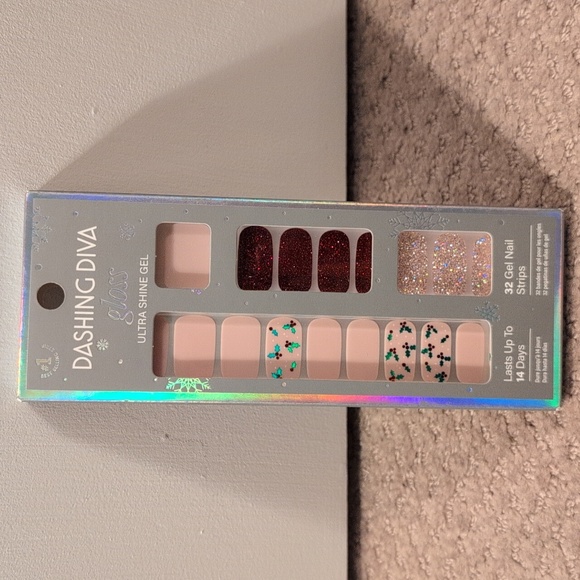 Dashing Diva Gloss Ultra Shine Gel Press-On Nails Christmas Holiday Themed NWT - Picture 1 of 4
